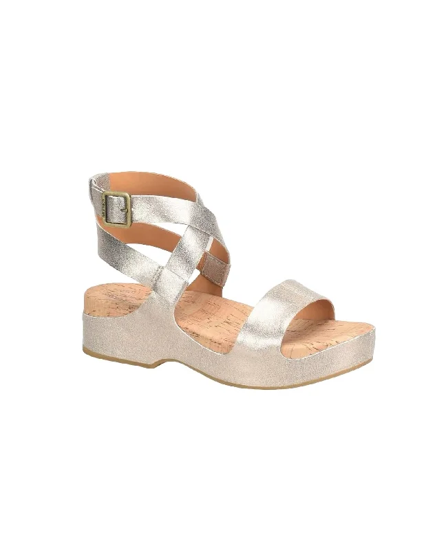 Women's Yadira Sandal In Soft Gold Metallic