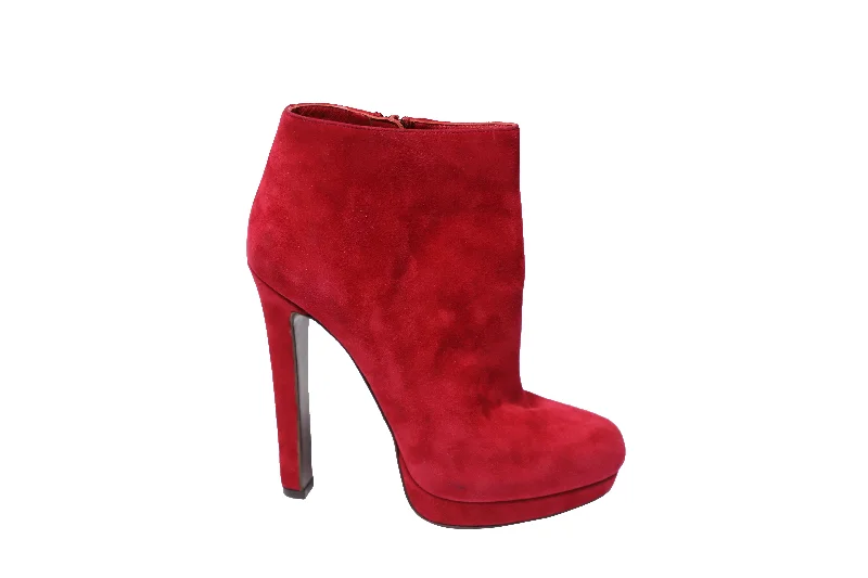 Alexander McQueen Ankle Boots in Red Suede