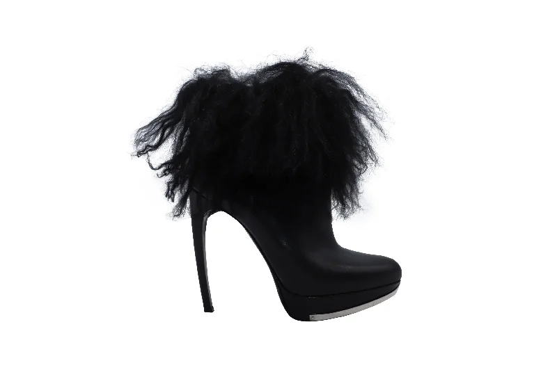 Alexander McQueen Fur Trim Ankle Boots in Black Leather