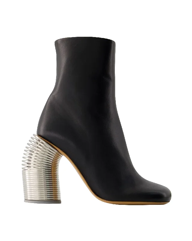 Silver Spring Ankle Boots - Off White - Leather - Black/ Silver