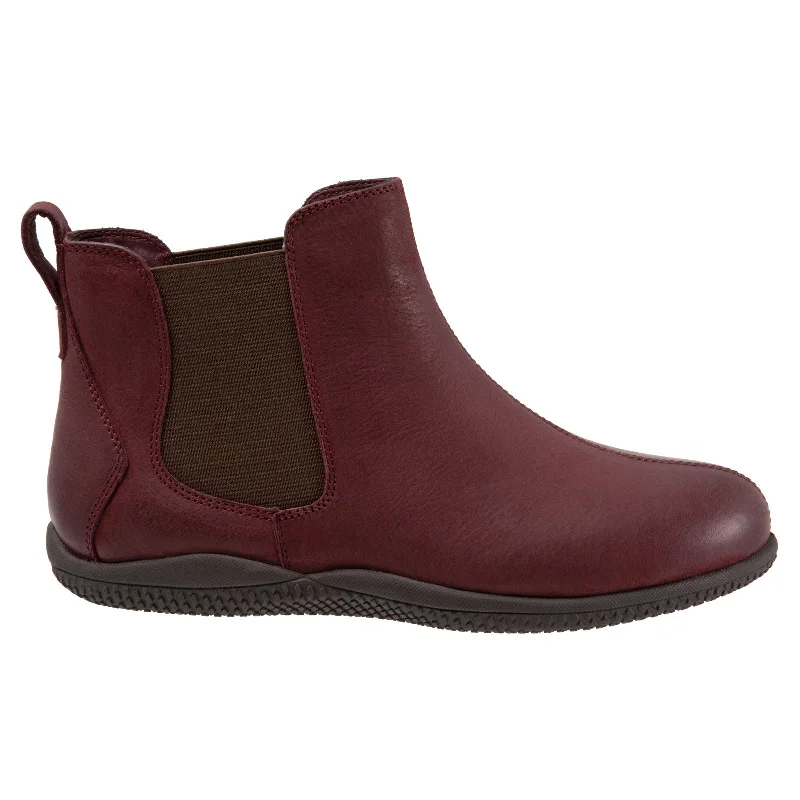 Softwalk Highland S2053-626 Womens Burgundy Narrow Leather Chelsea Boots