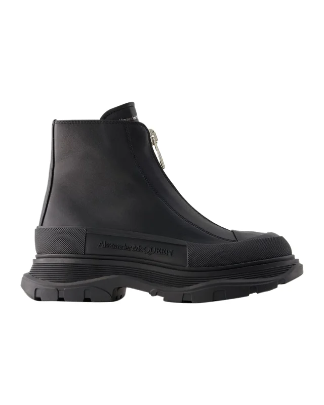 Tread Slick Ankle Boots - Alexander Mcqueen - Leather - Black